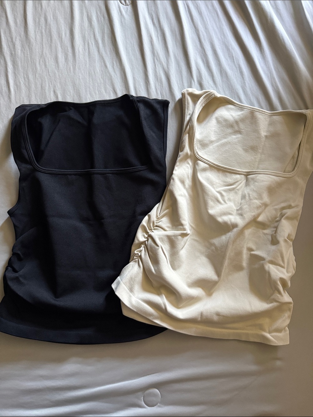 Pair of Square-Neck Tank Tops in Black and Cream- medium